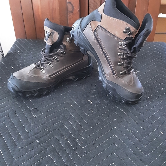 Spencer Wolverines - Picture 2 of 13